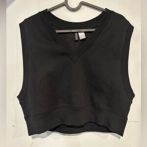 H&M black cropped sweater